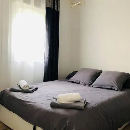 Daire T2 Chaleureux A 5 Mn Du Centre/plage Avec Parking *