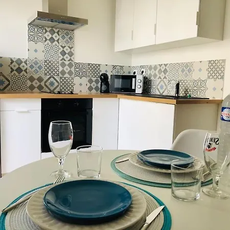 Daire T2 Chaleureux A 5 Mn Du Centre/plage Avec Parking *